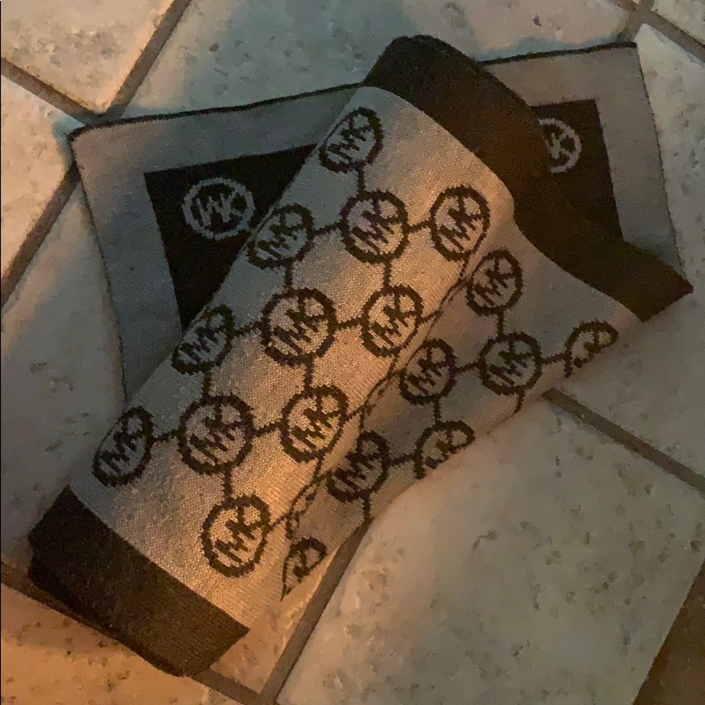 Michael Kors winter scarf